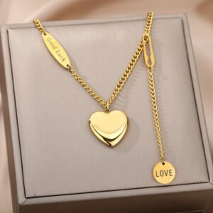 Collier Multirangs Cœur – La Subtilité